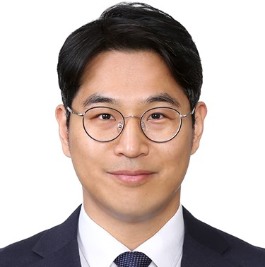 Hyunwoo J Kim